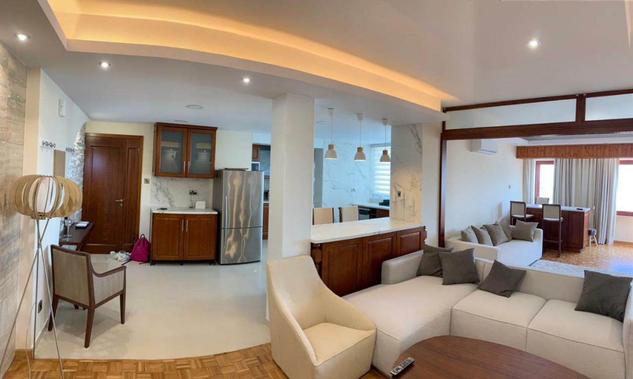 Modern 2 Bed Room Large Apartment Nicosia Exterior photo
