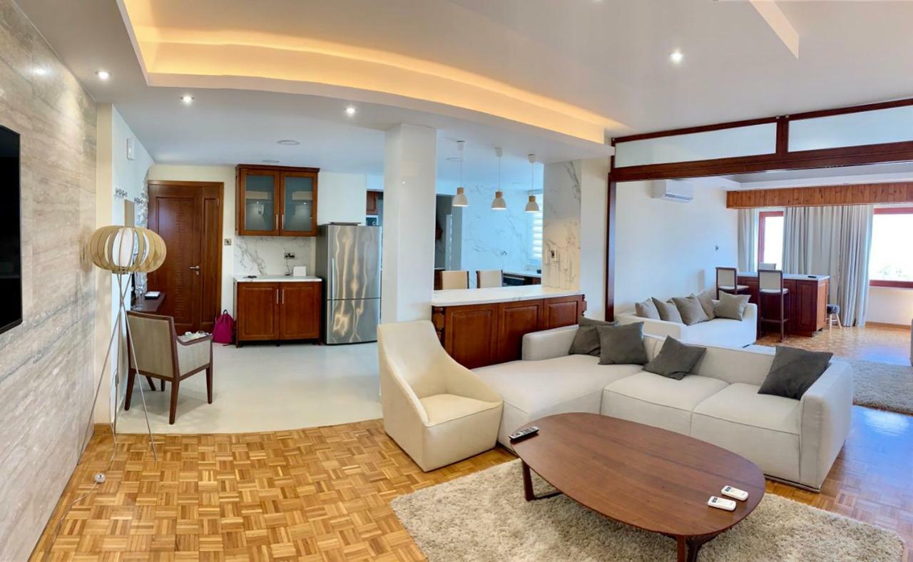 Modern 2 Bed Room Large Apartment Nicosia Exterior photo